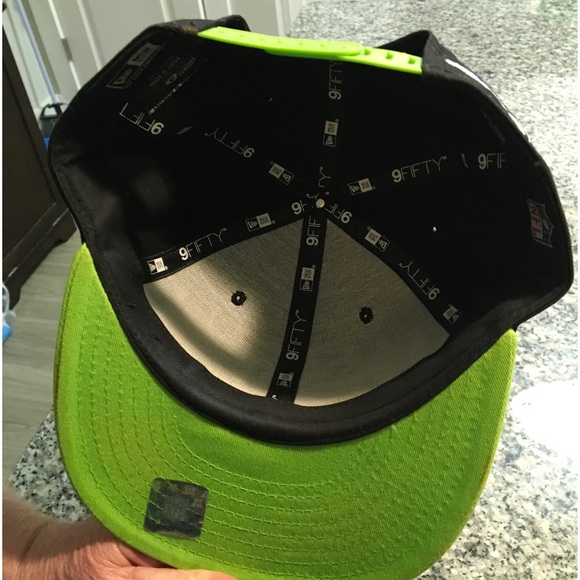 Seattle Seahawks New Era 9Fifty Original Fit SnapBack Hat/Cap Unisex - Picture 3 of 5